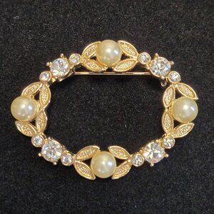 VTG Brooch Gold Tone Faux Pearl Stmt Oval Floral Leaf Rhinestone Elegant Jewelry